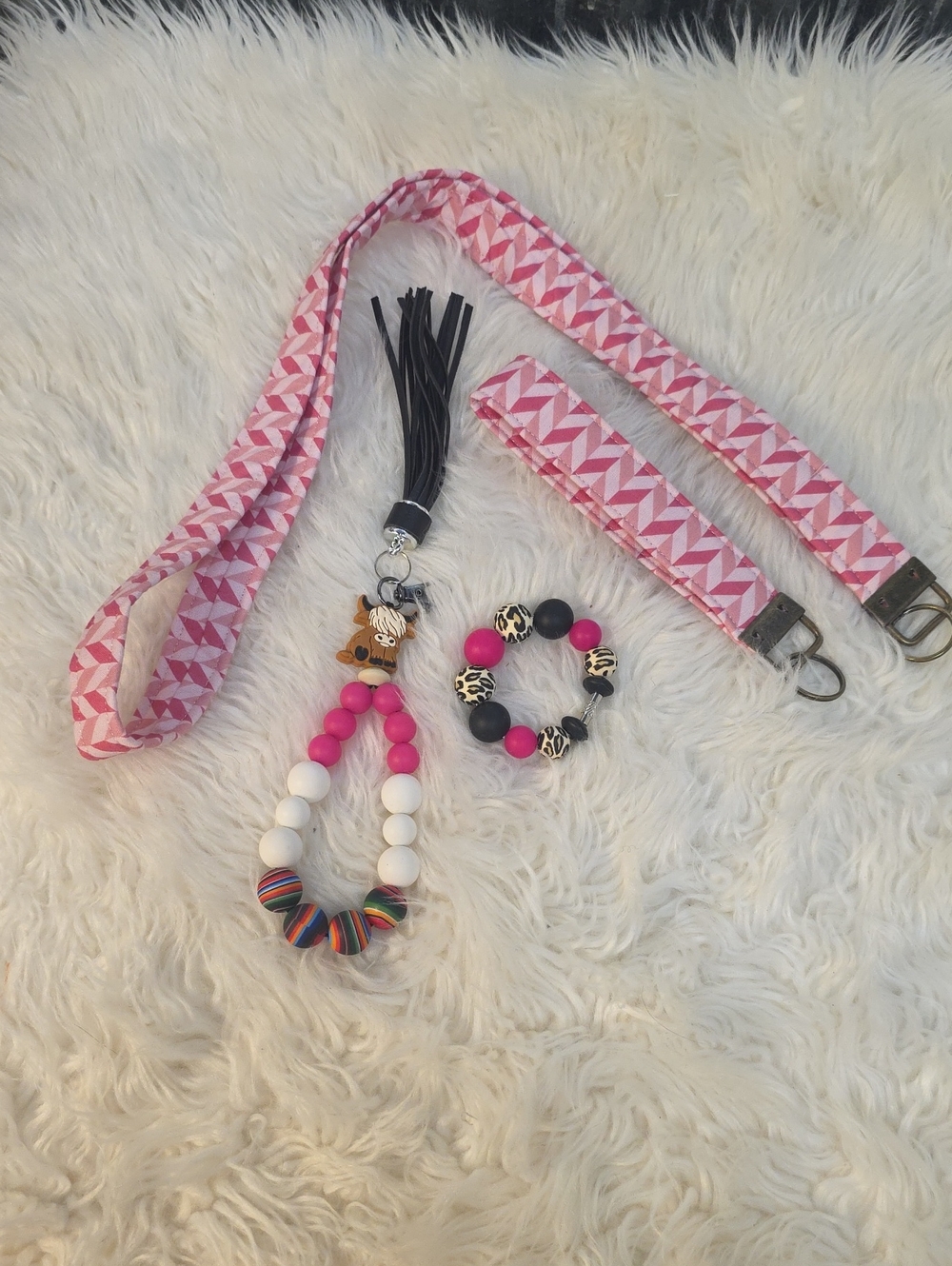 Pink Geometric Lanyard Set with Beaded Bracelet and Tassel Keychain